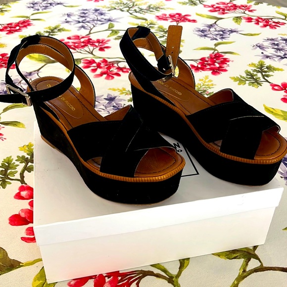 Black suede platform wedge sandals - Picture 1 of 7